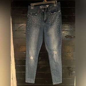 Seven7 pearl accent skinny jeans size 8